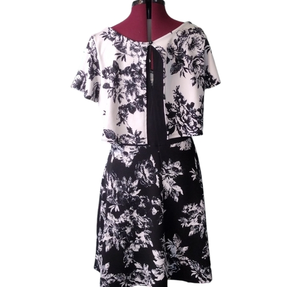 Size L black and white textured floral short sleeves women's midi dress - Picture 2 of 6